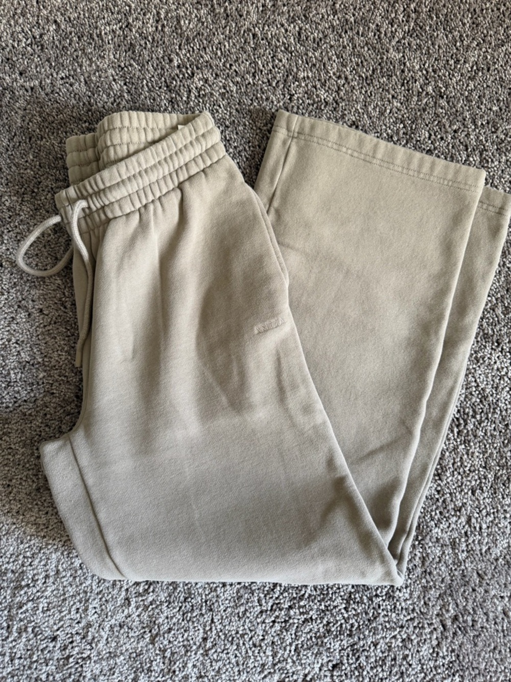 Aritzia Straight Leg Pants in taupe